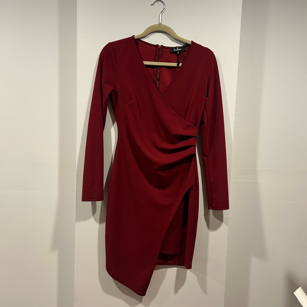 Lulus Red Dress
Size: Medium